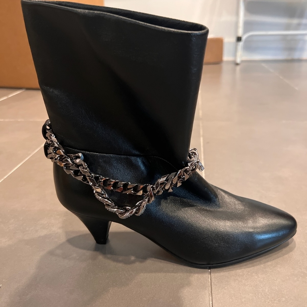 Alevi boots